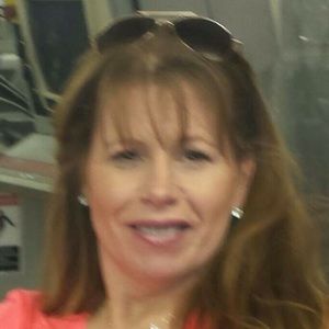 Meet your Posher, Elaine